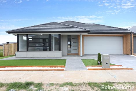Property photo of 17 Marmalade Road Manor Lakes VIC 3024