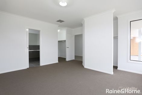 Property photo of 17 Marmalade Road Manor Lakes VIC 3024
