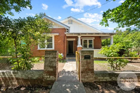 Property photo of 2 Donnelly Avenue Wagga Wagga NSW 2650