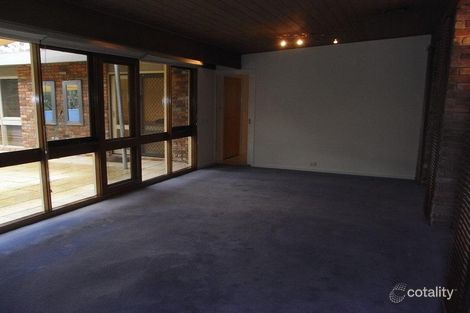 32 Bonnie Doone St, Briar Hill, VIC 3088