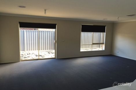 Property photo of 47 Elmslie Drive Cranbourne East VIC 3977