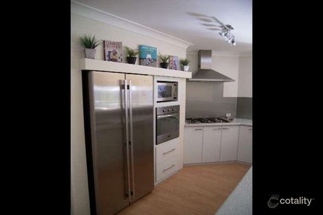 Property photo of 17 Monkton Way Warnbro WA 6169