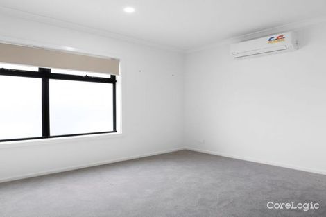 Property photo of 4 Carnival Boulevard Berwick VIC 3806