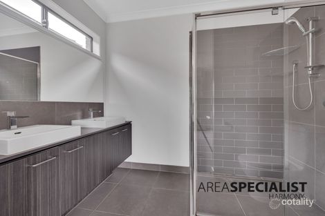 Property photo of 26 Springlands Crescent Fraser Rise VIC 3336