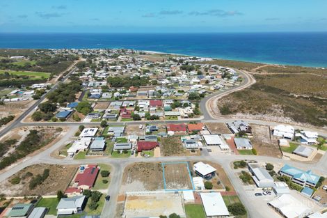 Property photo of 10 Lucraft Loop Ledge Point WA 6043