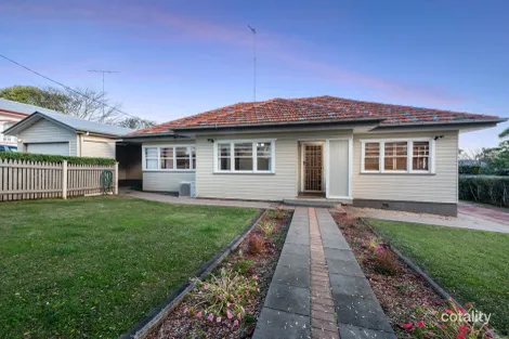 24 Collins St, Mount Lofty, QLD 4350