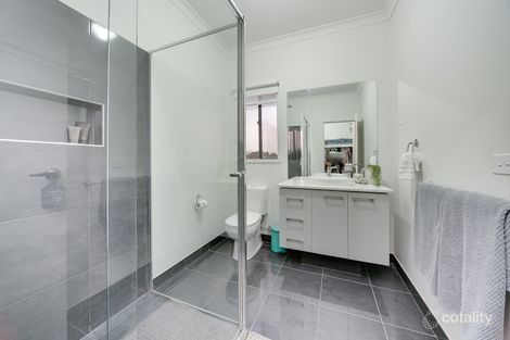 Property photo of 17 Silver Way Koo Wee Rup VIC 3981