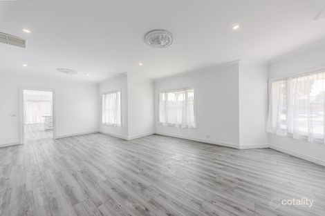 Property photo of 93 Rossiter Avenue Roxburgh Park VIC 3064