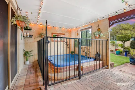 Property photo of 19 Conway Loop Waikiki WA 6169