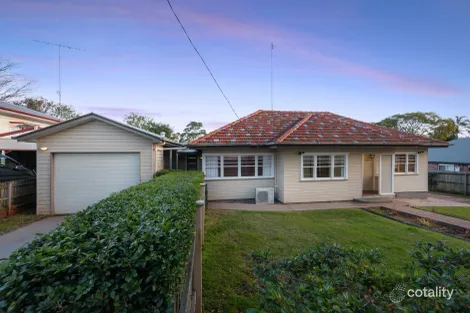 Property photo of 24 Collins Street Mount Lofty QLD 4350