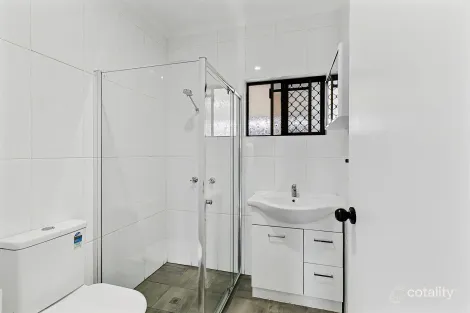 Property photo of 1 Seary Close Whitfield QLD 4870