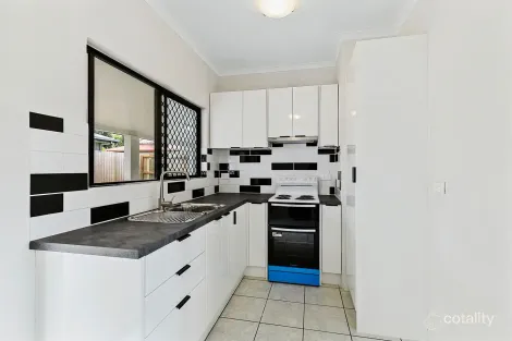 Property photo of 1 Seary Close Whitfield QLD 4870
