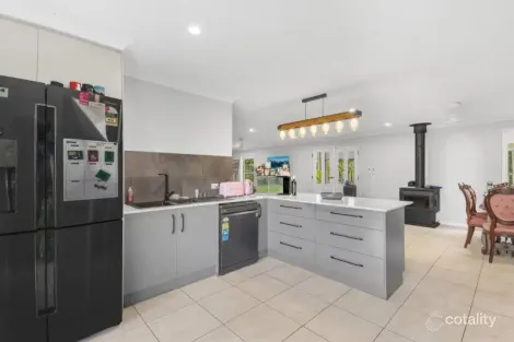 Property photo of 96 Cunningham Road Goomboorian QLD 4570