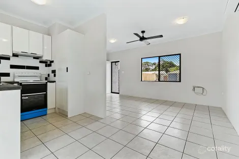 Property photo of 2/1 Seary Close Whitfield QLD 4870