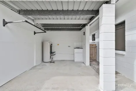 Property photo of 1/1 Seary Close Whitfield QLD 4870