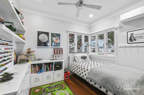 Property photo of 122 Stanley Road Camp Hill QLD 4152