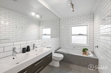 Property photo of 122 Stanley Road Camp Hill QLD 4152