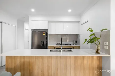 Property photo of 75 Lapwing Crescent Bellbird Park QLD 4300