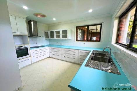 Property photo of 2 Bushlark Court Bellbowrie QLD 4070