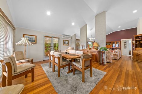 Property photo of 4 Maryn Close Berwick VIC 3806