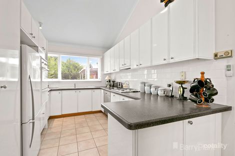 Property photo of 4 Maryn Close Berwick VIC 3806