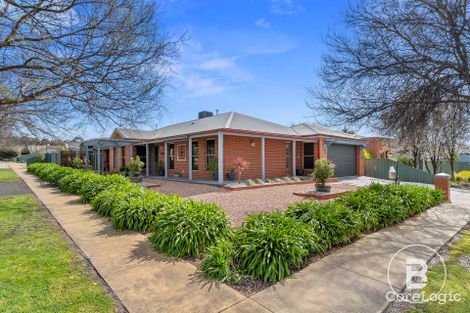 Property photo of 19 Brentwood Boulevard Strathfieldsaye VIC 3551