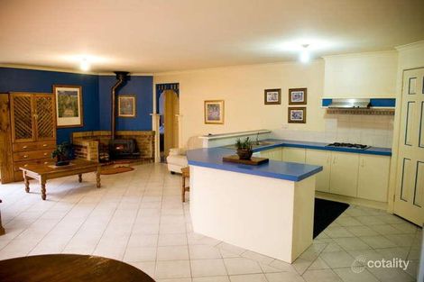 Property photo of 2 Sage Close Hillside VIC 3037