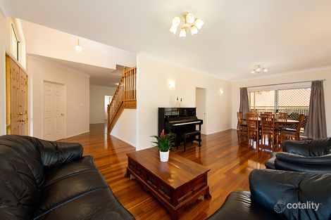 Property photo of 8 Highbury Close Carindale QLD 4152