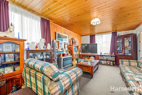 Property photo of 15 Western Avenue Newborough VIC 3825