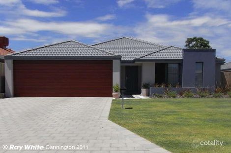 68 Reginald St, Queens Park, WA 6107