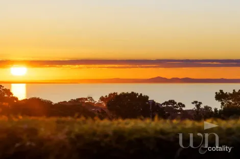 Property photo of 8 Cornwall Crescent Mount Martha VIC 3934