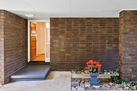 Property photo of 9 Robinsville Crescent Thirroul NSW 2515