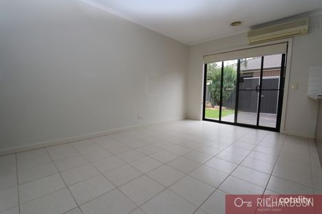 Property photo of 19 Mayesbrook Road Manor Lakes VIC 3024