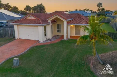 12 Blake Cl, Coral Cove, QLD 4670