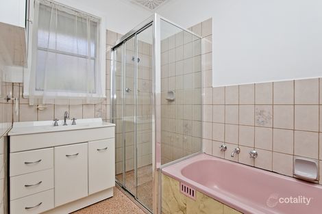 1 Nottingham Cres, Valley View, SA 5093