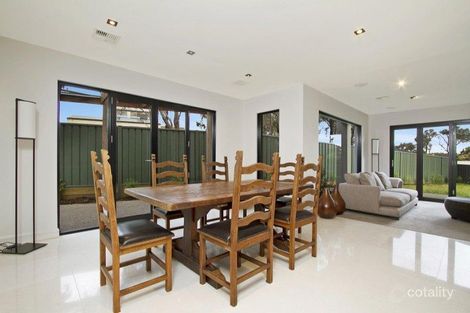 Property photo of 2 The Crest Kennington VIC 3550