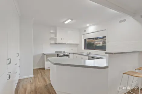 Property photo of 5 Oak Avenue Benalla VIC 3672