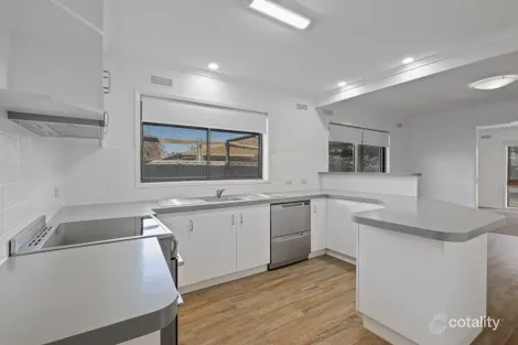 Property photo of 5 Oak Avenue Benalla VIC 3672