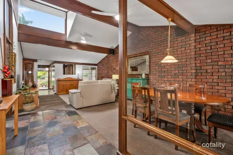 Property photo of 4 Jade Court Happy Valley SA 5159