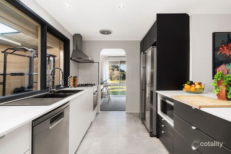 Property photo of 87 Prince Of Wales Avenue Mill Park VIC 3082