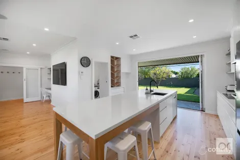 Property photo of 28 Lapthorne Street Glenelg East SA 5045