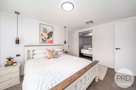 Property photo of 5 Quill Avenue Boorooma NSW 2650