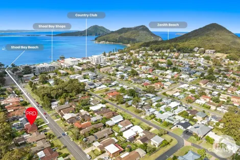 Property photo of 30 Government Road Shoal Bay NSW 2315