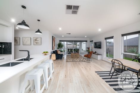 Property photo of 5 Quill Avenue Boorooma NSW 2650