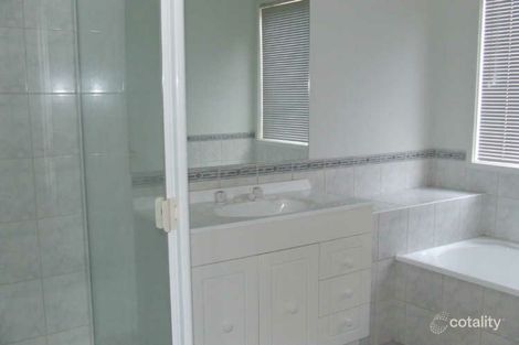 16 Oaklands Way, Pakenham, VIC 3810