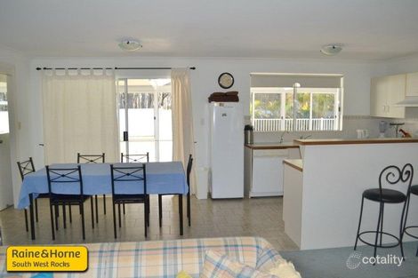Property photo of 30 Delmer Close South West Rocks NSW 2431