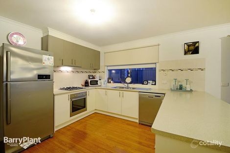 Property photo of 35 Victoria Place Pakenham VIC 3810
