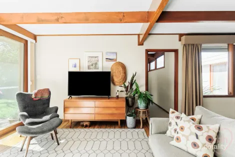 Property photo of 10 Druitt Place Macquarie ACT 2614