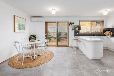 Property photo of 2/11 Bellbangra Avenue Rosebud VIC 3939
