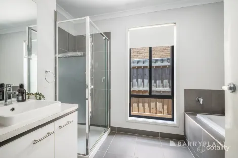 Property photo of 66 Grove Road Grovedale VIC 3216